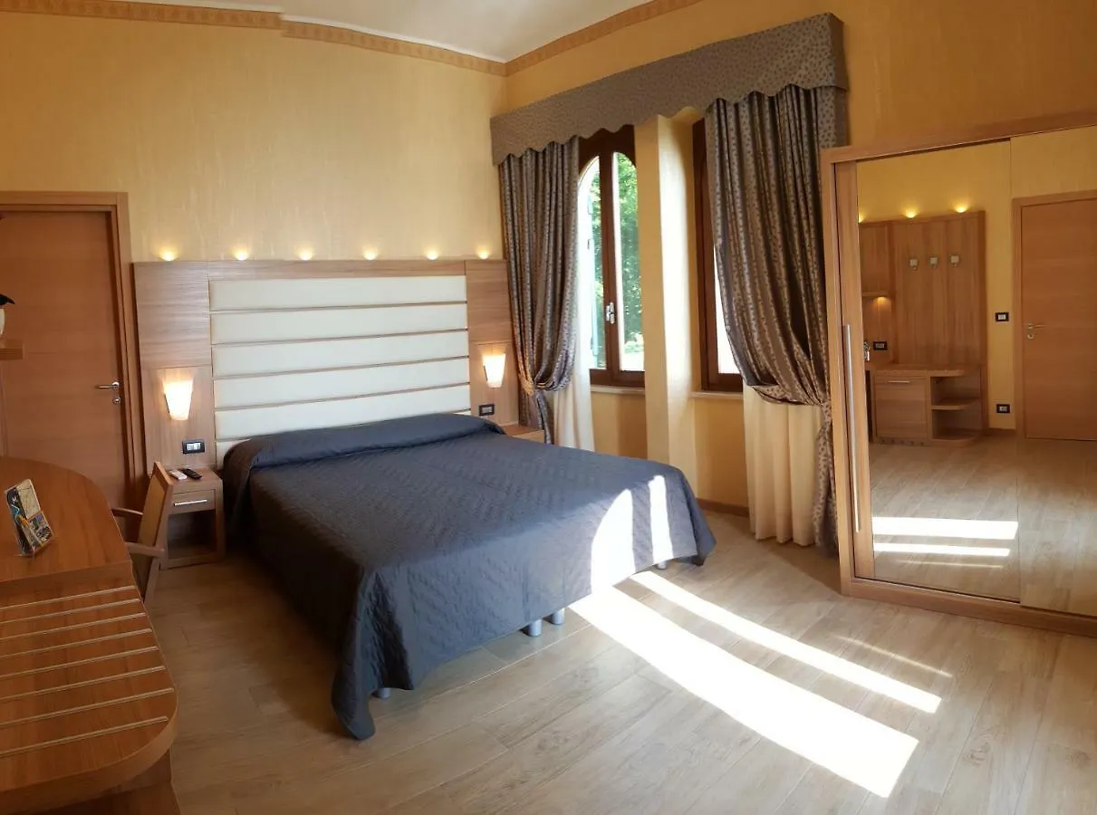 Hotel Vela D'Oro Park 巴多利诺